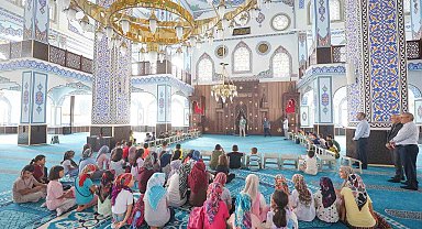 Başkan Özdemir'den Yaz Kur'an Kursu öğrencilerine ziyaret