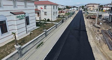 Başkan Özlü direksiyonu geçti yeni asfaltlanan yolları yerli otomobil ile test etti