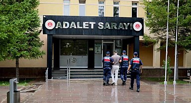 Bayburt'ta 4 yıl hapis cezası bulunan firari hükümlü yakalandı