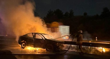 Belen'de yanan otomobil kullanılmaz hale geldi