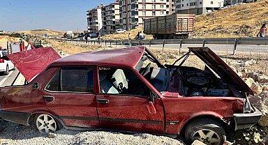Besni'de kontrolden çıkan otomobil şarampole girdi: 1 yaralı