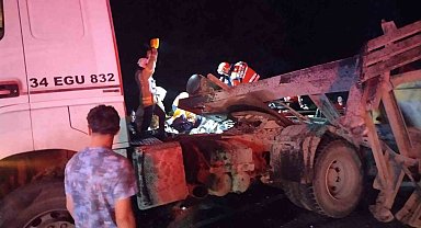 Beykoz'da hafriyat kamyonu otomobille çarpıştı: 1'i ağır, 3 yaralı