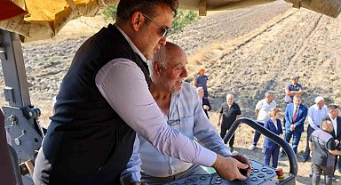 Bilecik'te Göynücek-Düzağaç-Dombayçayır Grup Köy Yolu'na sıcak asfalt atıldı