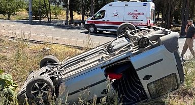 Bilecik'te seyir halinde kontrolden çıkan araç takla atarken, sürüsü yaralandı