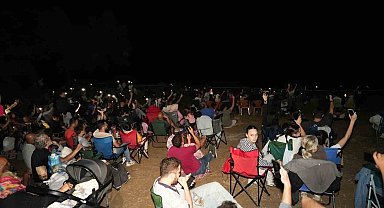 Binlerce kişi Perseid meteor yağmurunu izlemek için Yenişehir'e akın etti