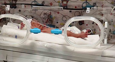 Böcek ilacından zehirlendiği iddia edilen Y.T'nin Mehmet Akif Ersoy Devlet Hastanesi'nde ilk dünyaya gelen bebek olduğu ortaya çıktı