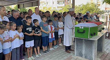 Böcek ilacından zehirlenerek öldüğü iddia edilen Yusuf Talha son yolculuğuna uğurlandı