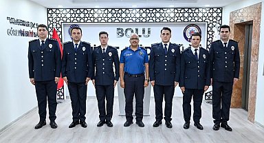 Bolu'da başkomiserliğe terfi eden polislere rütbeleri takıldı