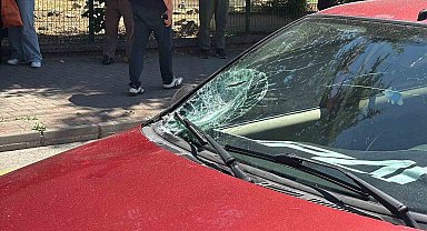 Bolu'da yaya geçidinde otomobil yaşlı adama çarptı: 1 yaralı