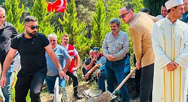 Bolulu şehit Ziya Sarpkaya'nın annesi son yolculuğuna uğurlandı