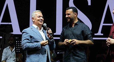 Buharkentliler Alişan'ı 'fahri hemşehri' ilan etti
