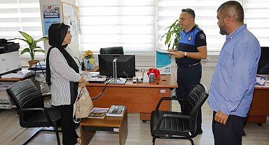 Büyükşehir zabıtasından güven veren duyarlılık: Kayıp cüzdan sahibine eksiksiz teslim edildi