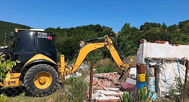 Çanakkale'de 16 kaçak yapı yıkıldı