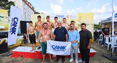 Canik güreşlerinde Başpehlivan Recep Taslak