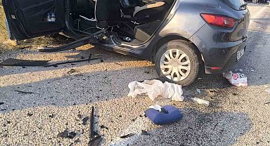 Çankırı'da iki otomobil çarpıştı: 1 ölü, 6 yaralı