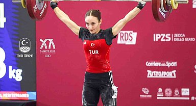 Cansel Özkan'dan koparmada altın madalya