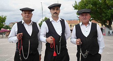 Çarşamba Beyleri, geleneksel kıyafetleriyle geçmişi geleceğe taşıyor