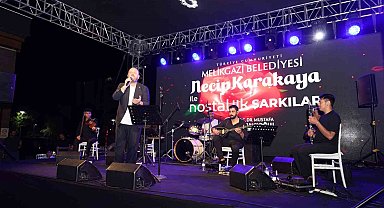 Çarşı Melikgazi'de nostaljik şarkılar gönülleri fethetti