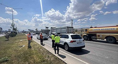 Çorum'da cip otomobile çarptı: 5 yaralı