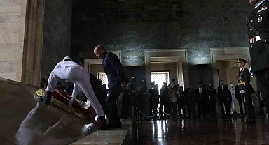 Cumhurbaşkanı Erdoğan başkanlığındaki devlet erkanı, Anıtkabir'i ziyaret etti