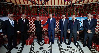 Cumhurbaşkanı Erdoğan: "Türkler, Kürtler, Araplar olarak kardeşçe kucaklaşmamızı engelleyemezsiniz"