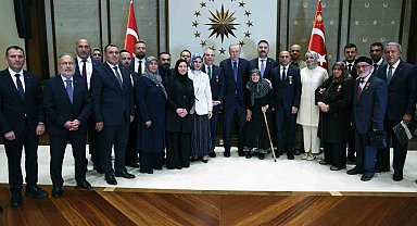 Cumhurbaşkanı Recep Tayyip Erdoğan, Cumhurbaşkanlığı Külliyesi'nde şehit ailelerini kabul etti.