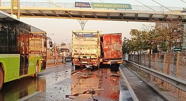 D100'de tıra çarpan kamyonun kupası ezildi: Sürücü sıkıştı