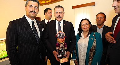 DAĞDER'den İçişleri Bakanı Mustafa Çiftçi'ye anlamlı hediye: Keles Bebeği