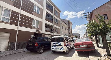 Dairenin camında otururken bahçeye düşen çocuk hastaneye kaldırıldı