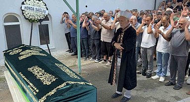 Denizde boğulan 17 yaşındaki çocuk toprağa verildi
