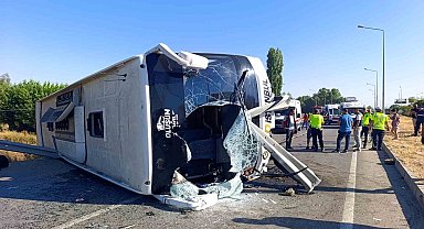 Devrilen otobüste yaralanan 22 kişinin tedavileri devam ediyor