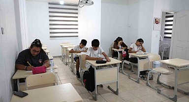 Didim Belediyesi Eğitim Destek Atölyesi'nde matematik eğitimi