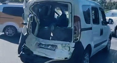 Diyarbakır'da 5 araçlı zincirleme kaza: 4 yaralı
