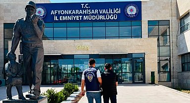 Dolandırıcılık suçundan aranan şahsı polis yakaladı