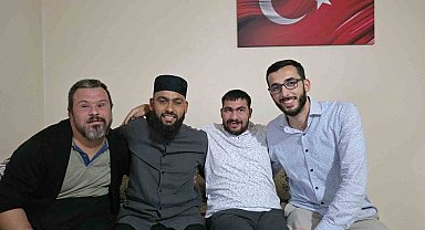 Down sendromlu Savaş'ın ezan sevgisi fenomen Celal Karature'yi Feke'ye getirdi
