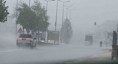 Düzce'de serinleten yağış