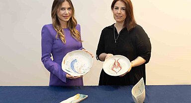 Ebru sanatı ve yapay zeka aynı tabakta