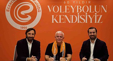 Eczacıbaşı'nın altyapısı 3 yıl daha Hüseyin Doğanyüz'e emanet