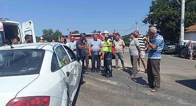 Edirne'de iki otomobil çarpıştı: 3 yaralı