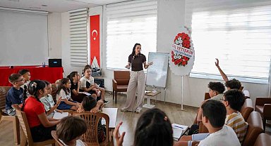 Efeler'de çocuklar felsefeyle düşünmeyi öğreniyor