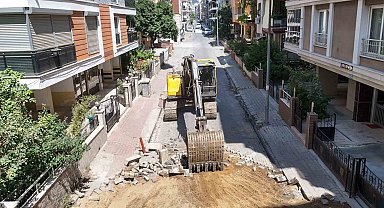 Efeler'de yıpranan yollar yenileniyor
