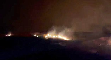 Elazığ'da dağlık alanda çıkan yangın söndürüldü