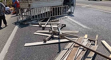 Elazığ'da kamyonet takla attı: 2 yaralı