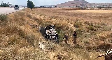 Elazığ'da otomobil şarampole devrildi: 1 yaralı