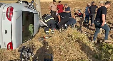Elazığ'da otomobil yan yattı: 2 yaralı