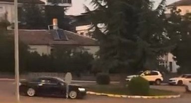 Elazığ'da yine aynı sürücü, otomobiliyle drift yaptı: O anlar kameraya yansıdı