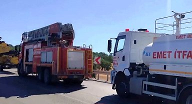 Emet'te biçerdöver yangını büyümeden söndürüldü