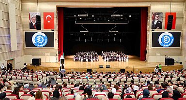 ERÜ Diş Hekimliği Fakültesi 17. dönem mezunlarını verdi