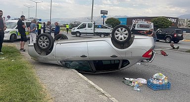 Erzincan'da otomobil takla attı: 2 yaralı
