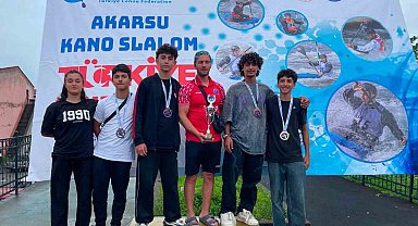 Erzincanlı sporculardan Akarsu Slalom Türkiye Şampiyonası'nda 4 derece